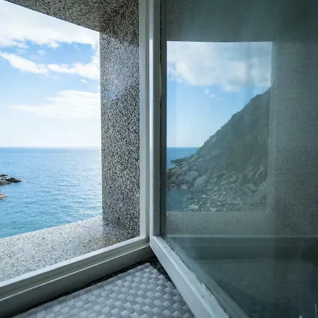 Mike & Franca Sea View *