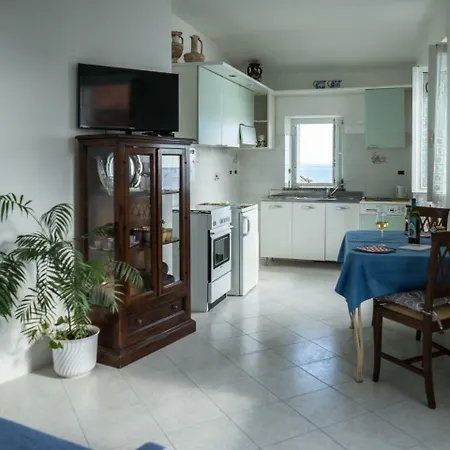 Mike & Franca Sea View Apartamento *